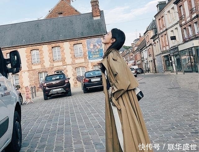  「女人」建议70后女人，别穿的像大妈，学学下图这样穿，不化妆都漂亮