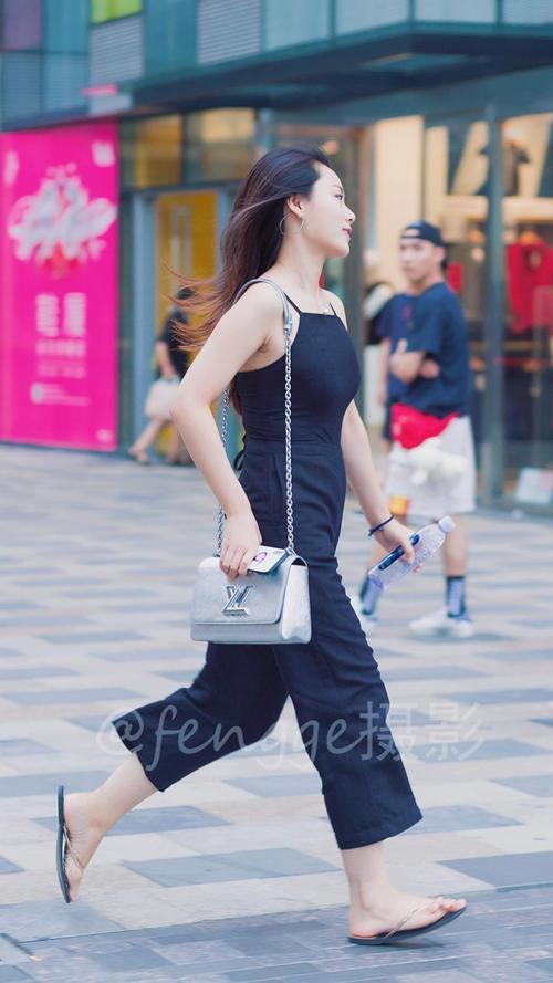 街拍：十张最新出炉的三里屯街拍，时尚、精彩、有看点