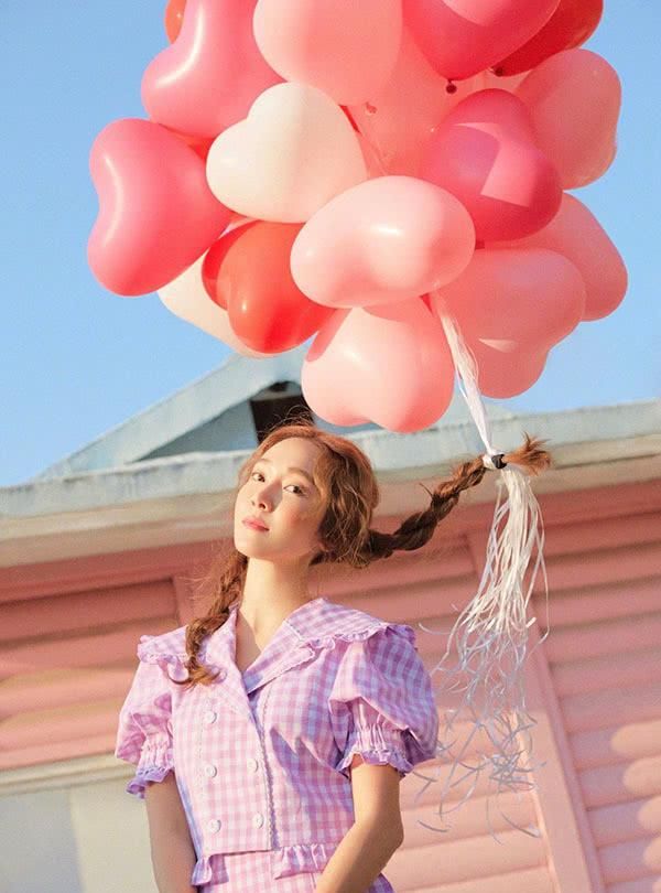  [春夏]春夏穿搭少不了连衣裙，Jessica穿得仙气十足，不妨我们来学下