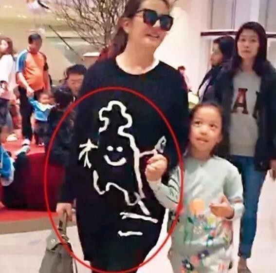 赵薇二胎事情被回应是假，网友:我不信