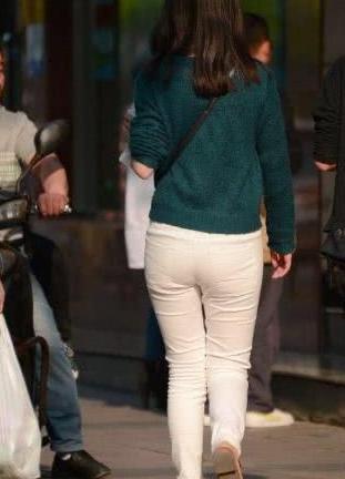 健身装这样穿出街也是没问题的