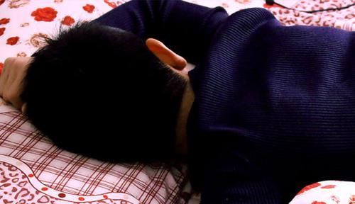  睡眠质量：睡前坚持“一丝不挂”，到底好不好？习惯裸睡的人，真该早些看看