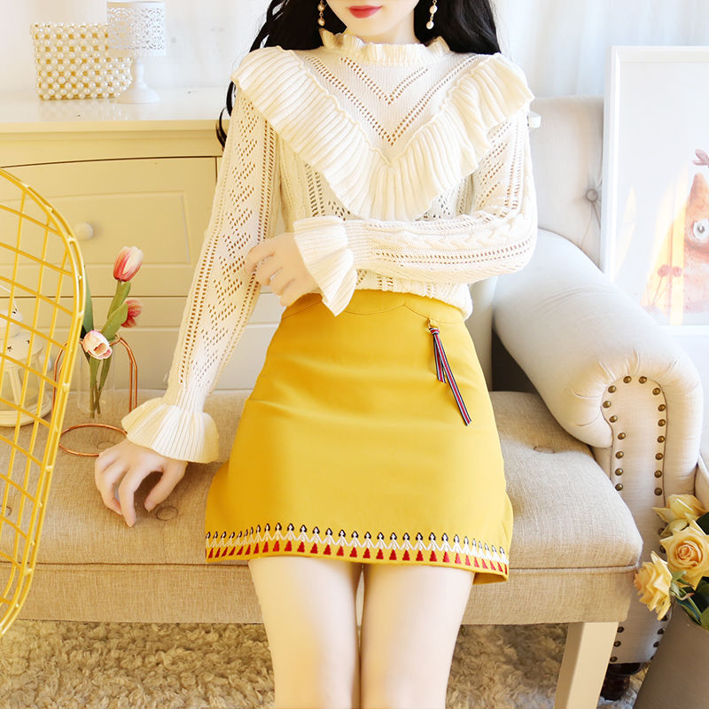 小香风套装才叫时尚，看着都不舍得眨眼睛，显嫩漂亮很吸睛