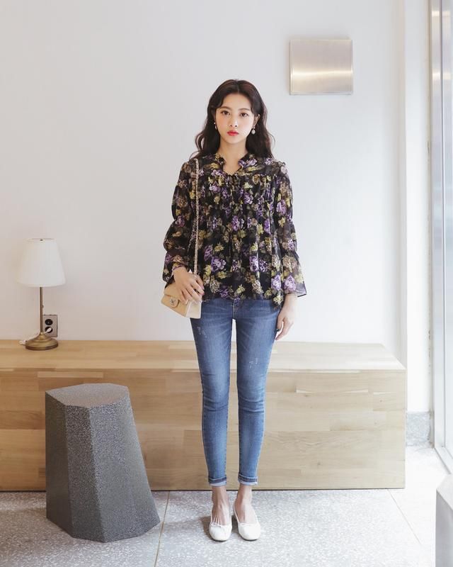 时尚穿搭牛仔裤可以很容易的展现出自信，显得十分的优雅个性十足