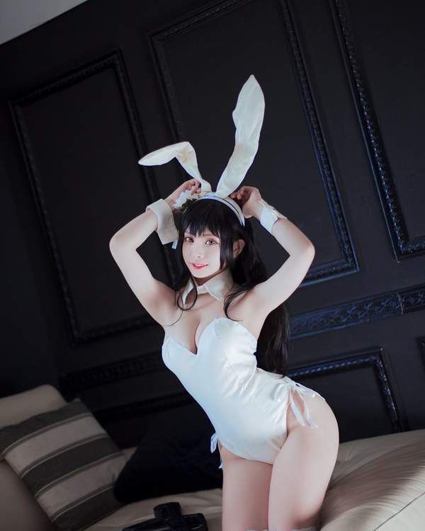 韩国辣妹Cos《LOL》兔女郎瑞雯 黑丝美腿让人欲罢不能