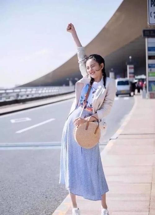  【合适】早春西装穿搭气质女生这么穿你也能变女神，比裙子还百搭！