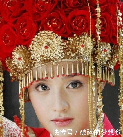  『影帝』她17岁登上春晚，21岁裸婚嫁给小演员，如今丈夫终成影帝！