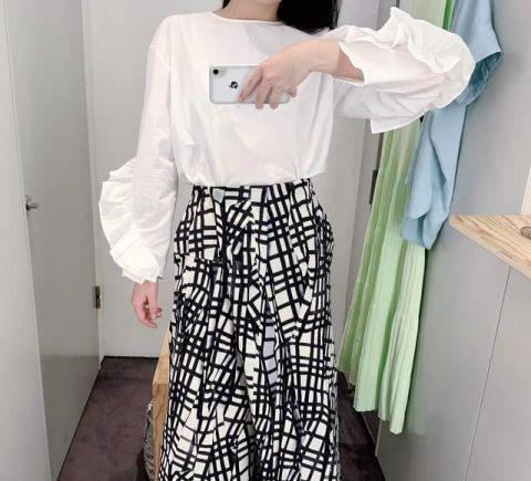  「气质」真正精致的女人，穿衣打扮都有这2个特征，美的高级又气质