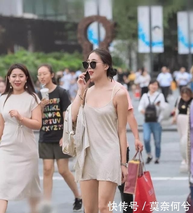  下半身搭配|抹胸吊带搭配高跟鞋,穿出女性的优雅身姿