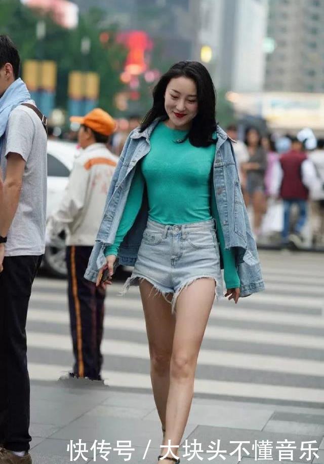 还要■街头穿搭：明知道不会有结果，却还要陪他走完一段路