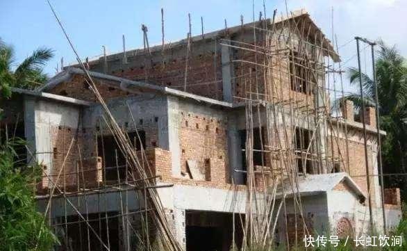 农村如果要实行统一建房规划，那之前农民的自建房要怎么处理