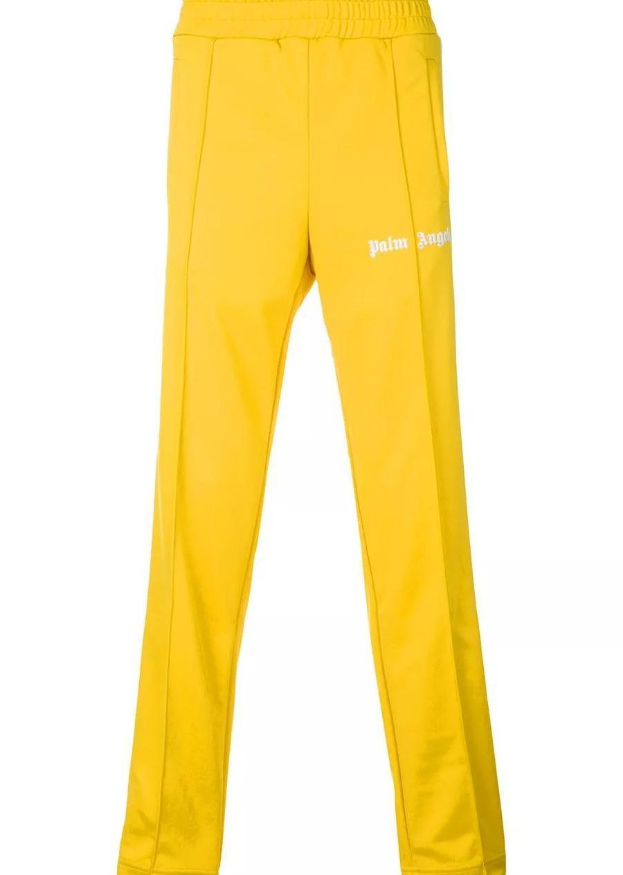 窦靖童周迅忘年交同框，同款搪瓷杯要不要来一只？