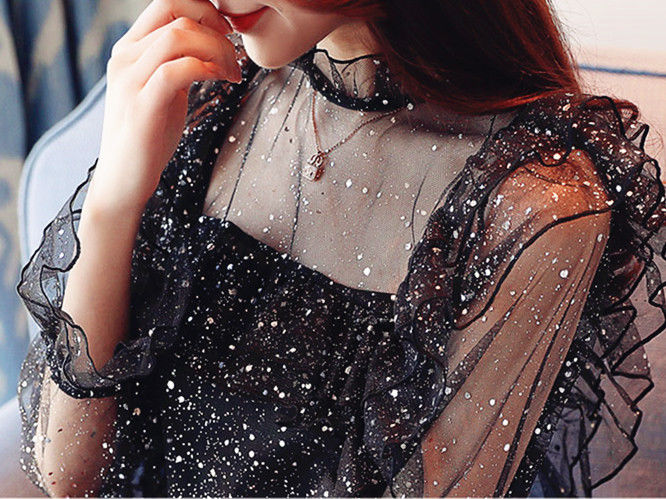 魅力八月:洋气小衫搭牛仔裤更时尚!上身减龄显嫩有气质，特迷人