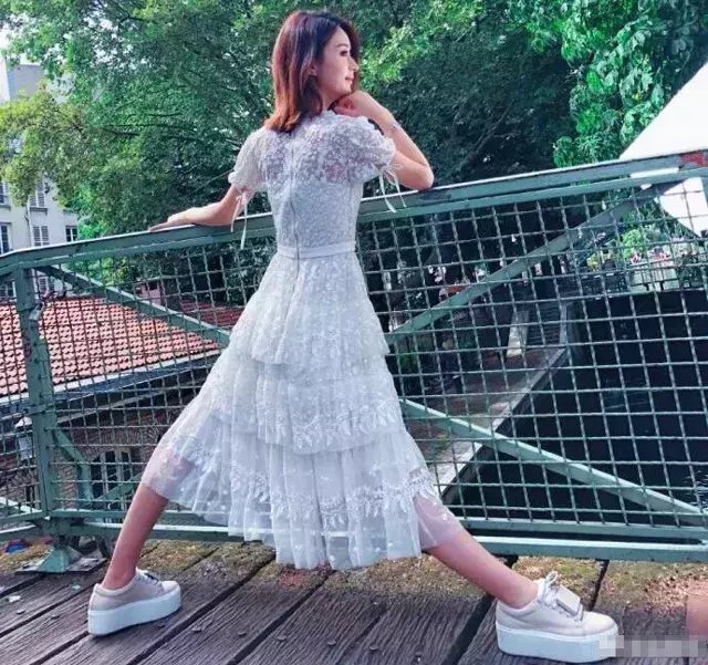 已怀孕即将嫁给超级富二代? 赵丽颖早就回应过, 一动作揭示真相