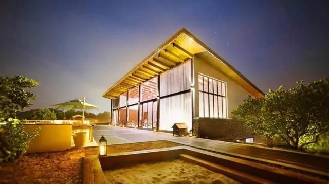 40岁大叔为钓鱼买下一座岛,改造破屋成海景房,真过瘾