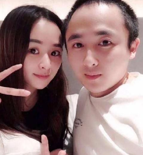 王祖蓝宣布离开快手，二驴回应该走了，散打哥送上祝福，网友：素