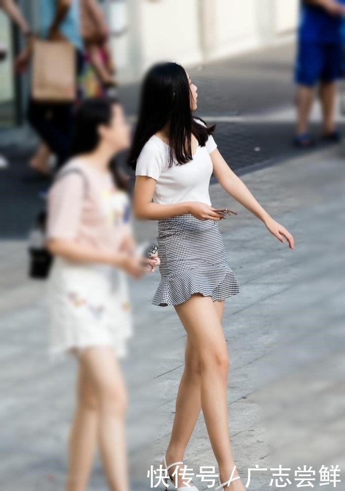  配长|街拍 短裙配长腿, 这种fell你可hold住