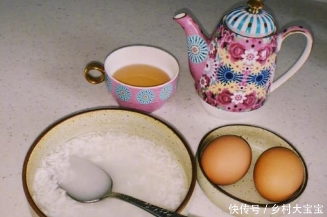 「活该」宋妍霏晒自拍“马甲线”抢镜,看到她吃的饭瞬间清醒:活该我胖!