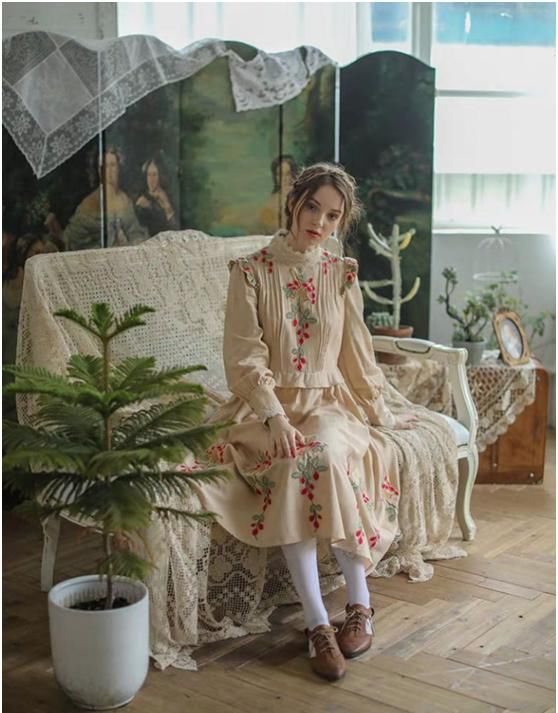  女人：想拥有高贵气质吗？这四种经典春日裙装，见过世面的女人都这么穿