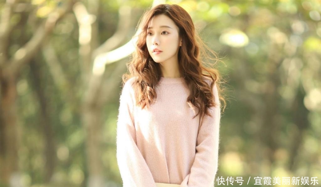  【写真】美女街拍：优雅知性美女丽质清爽写真