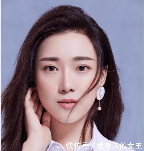 『姓氏』她出道5年没被人记住,只因姓氏太难念,被称为“字母小姐”