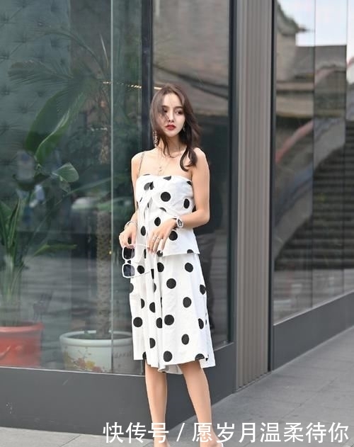 幸运：才能娶到这么美的小姐姐？，街拍：得有多幸运