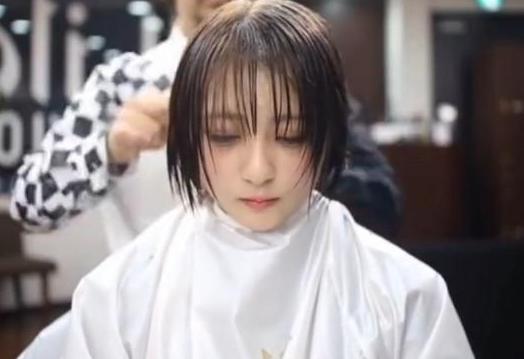 圆脸女生头发造型修剪后，发型师自己迷的神魂颠倒！
