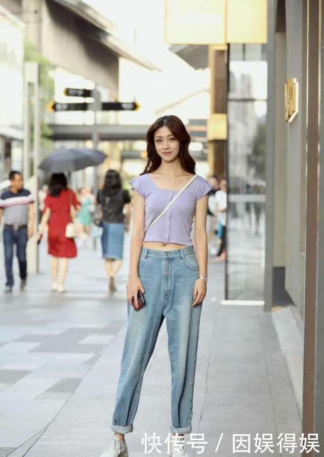 #气质#休闲范的牛仔裤显气质不凡,很好的展现优雅的气质与美感