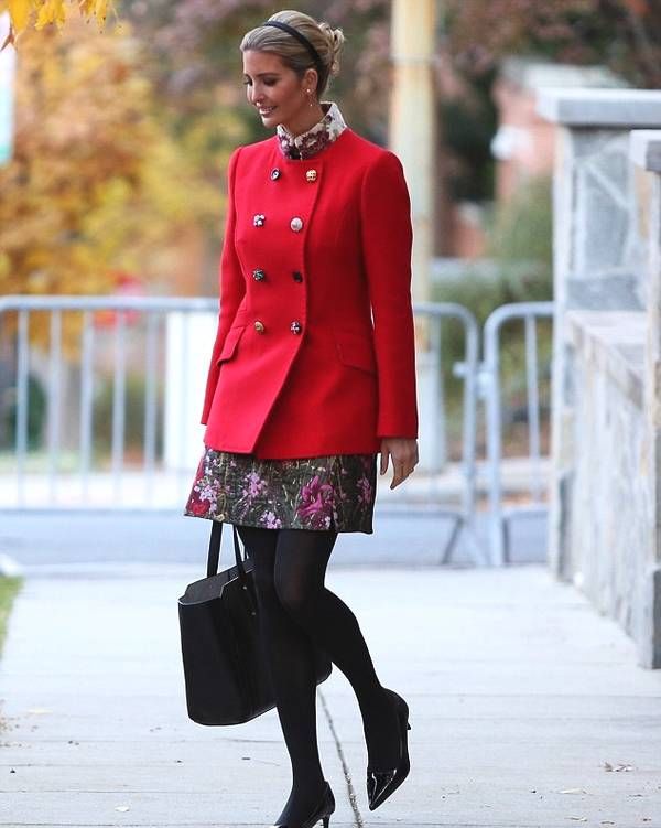 伊万卡穿丝袜:图四化身兔女郎演绎黑丝诱惑