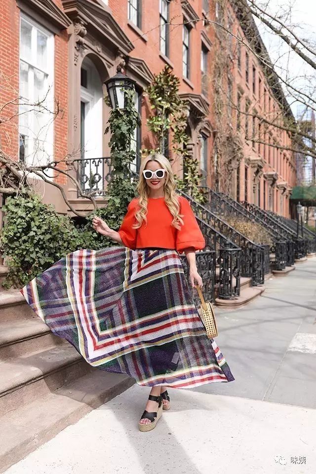 今夏最吸睛的30种半裙搭配，太美了!