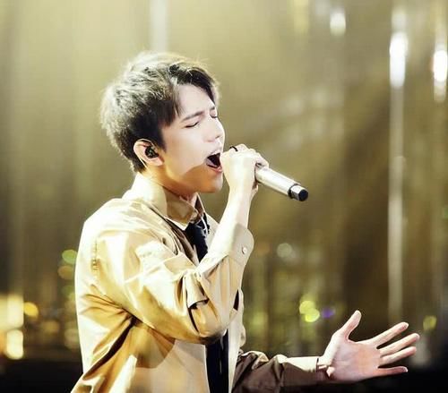 不留情面@张学友拒绝《歌手》已经很委婉了，看看郑中基和伍佰的回答，丝毫不留情面！