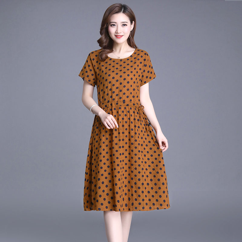 50岁的妈妈，裤子都扔了!就穿这雪纺连衣裙，洋气超显气质