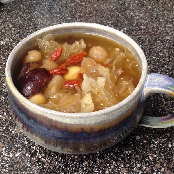 女人别舍不得保养，常吃6种食物，补充胶原蛋白，皮肤又白又嫩