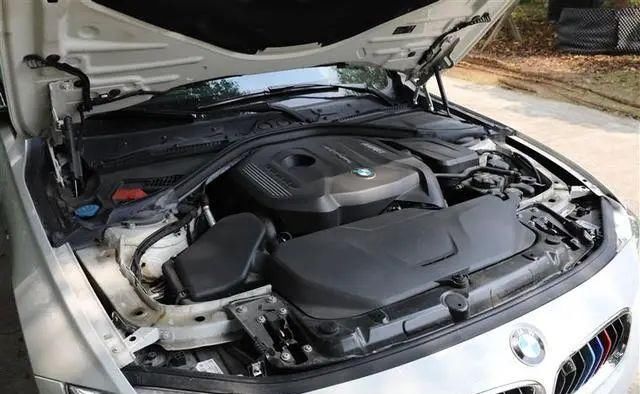  stat_3134698939:zm.news.so.com:5Zu96ZmF5Zyo57q/572R56uZ男人永远绕不开3系，18款320i圆你“操控梦”