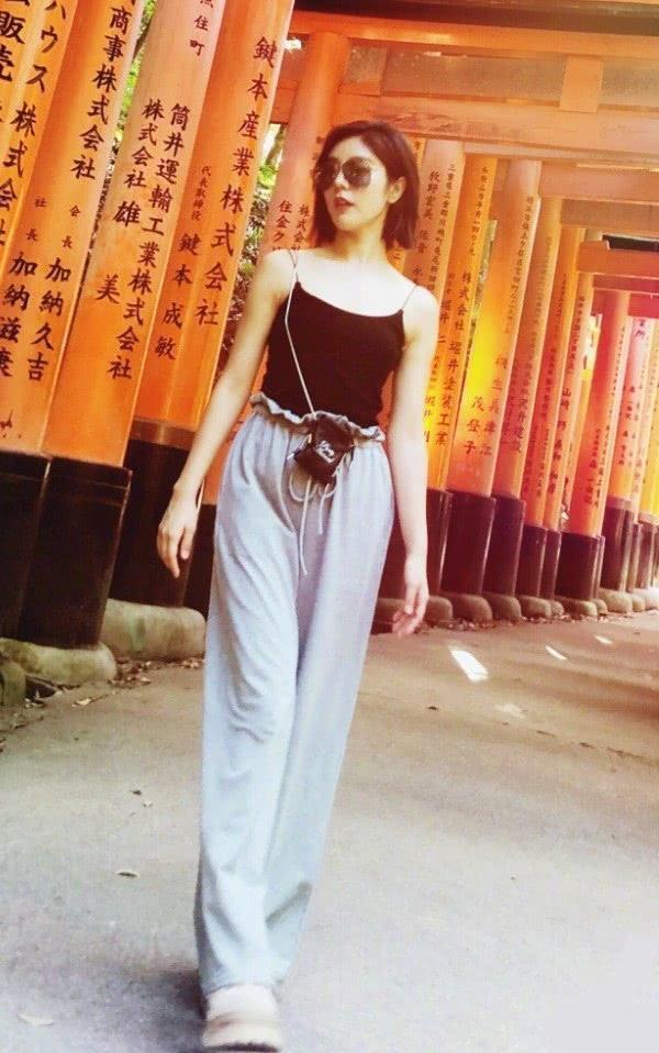 撞衫大PK！苗条的颖儿输给了性感的赵奕欢，看完瞬间不想减肥！