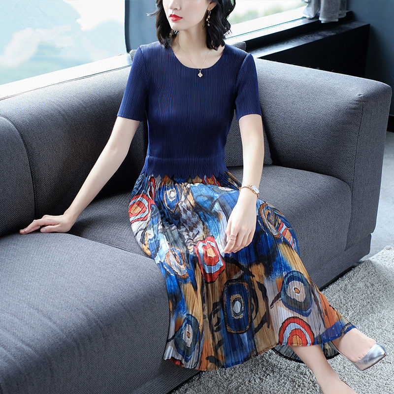 女人别再裙子里头套裤子，今年流行假两件连衣裙，一件比一件美