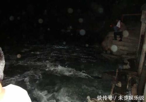 「黑色」这鱼沿海地区叫它“花身鸡鱼”体侧有3条成弓状的黑色纵带