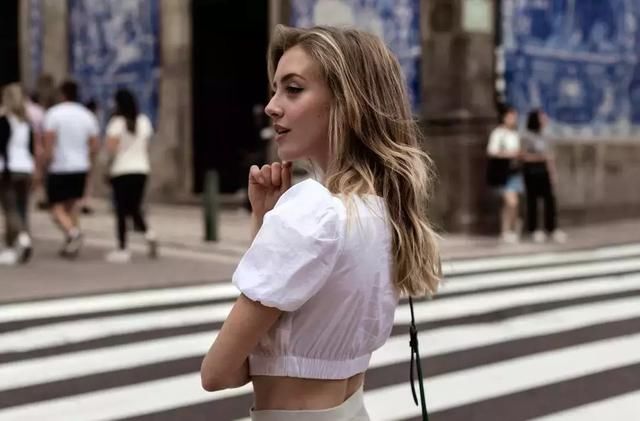 初代博主，最爱的还是她-换季穿衣没灵感?从她身上能找到!