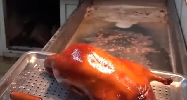 活鸭一只要50元，为什么烤鸭却卖18元，听完答案后，恍然大悟