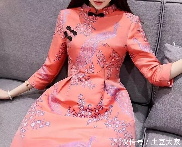  『古典』改良版旗袍中国风连衣裙，着重体现东方女性含蓄优雅的魅力
