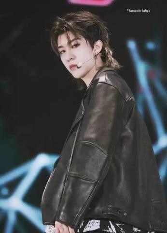 鲻鱼头发型得靠颜值撑！范丞丞像精灵，杨洋超日系，鹿晗不敢认！