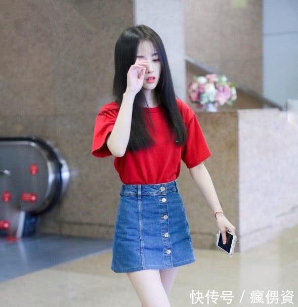 鞠婧祎没衣服穿了竟把卫衣当连衣裙穿,搭配起来意外有个性!