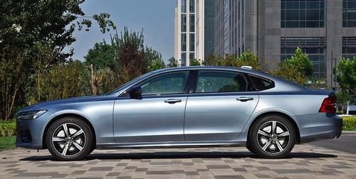 「德系」有这车还看啥德系BBA,安全性能同级领先,2.0T加8AT,不足38万
