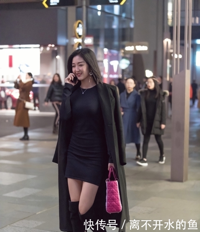  美女：美女街拍小姐姐，文雅俏皮，穿搭美丽时尚性感大方