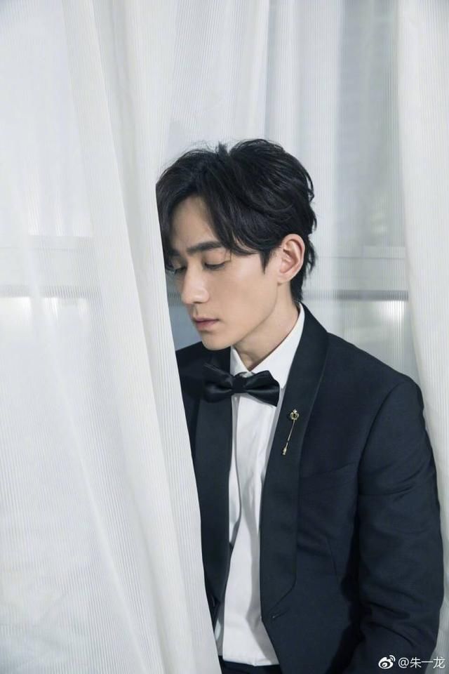 朱一龙：总有一群黑粉，漫天造谣，坚决反黑！