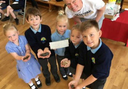 一个“有味道”的景点，各国游客慕名前往，导游：来之前别吃饭