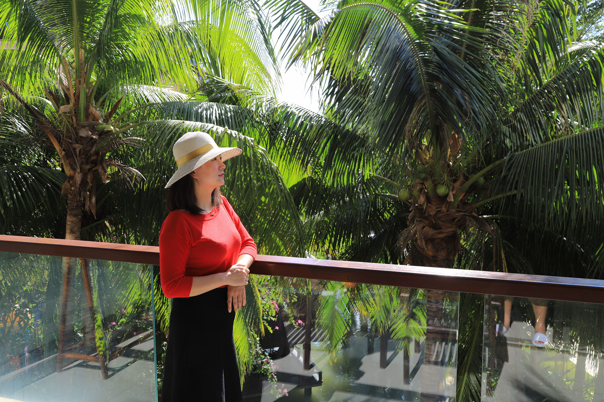 【遇上一座城】请到天涯海角来，一起去看比基尼大长腿的三亚微游