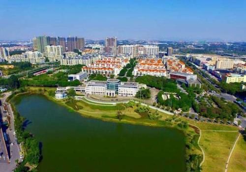  『玉山镇』中国三大强镇，都在南方，谁能更胜一筹？