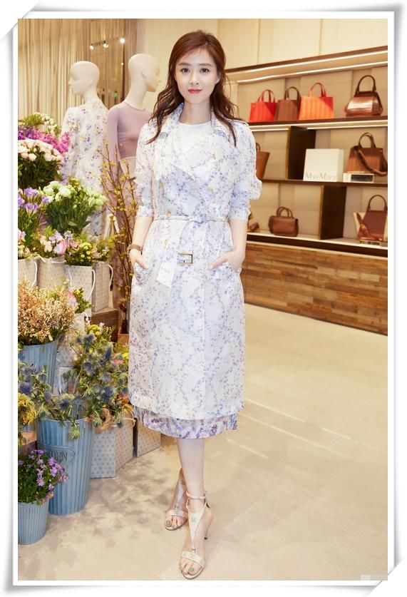 真是受罪啊，蒋欣硬穿紧身热裤勒出痕迹，看到腿上的淤青我沉默了