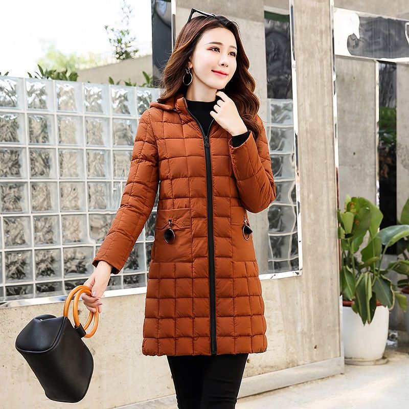 矮个尽量少穿过膝大衣，瞧瞧秋天新出棉服，上身保暖洋气又实惠